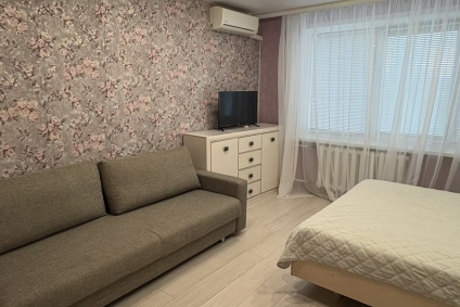 Квартира посуточно. Цена 38 руб за 1 чел.